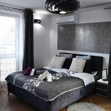 Apartament Night Premium Cracovia Exterior foto